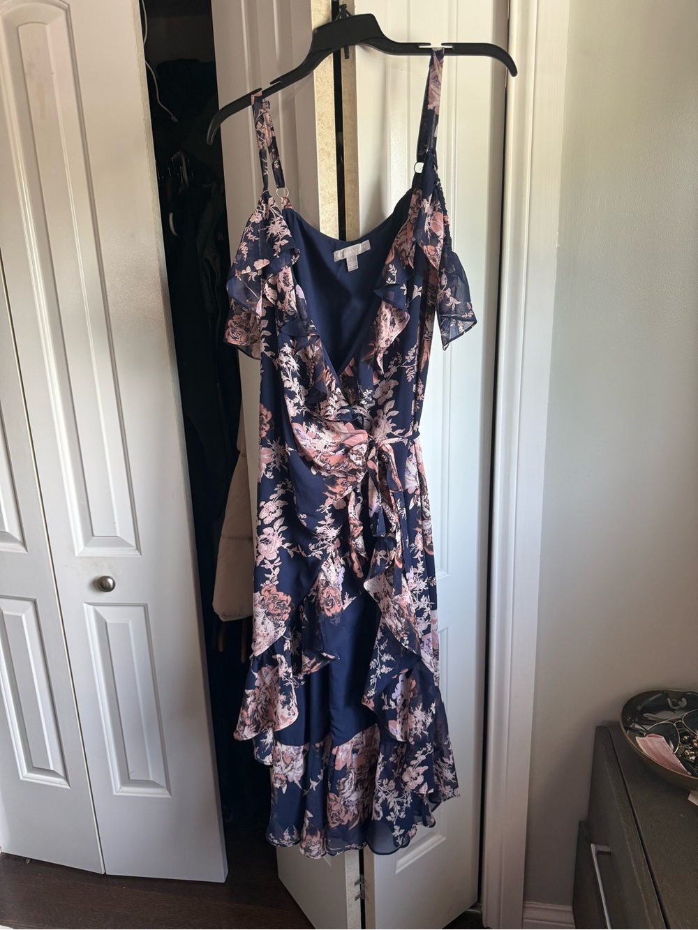 Chelsea28 Flounce Wrap Midi Dress women's Size- L - NEW- NO TAGS